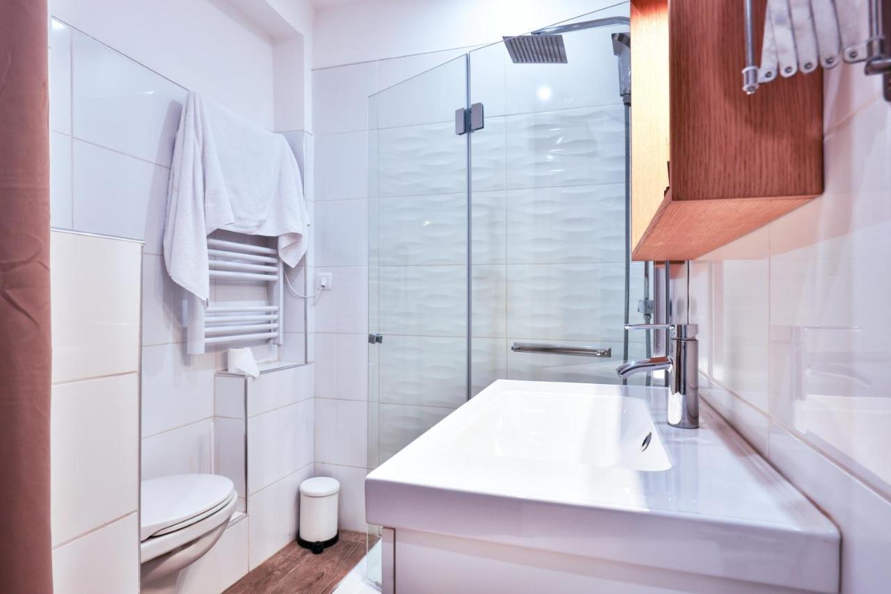 Fully Equipped, Ac & Central As Can Be Apartment Ница Екстериор снимка
